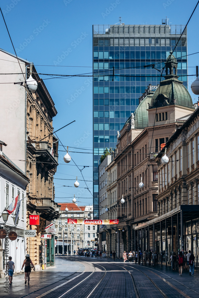 Obraz premium Zagreb, Croatia - August 15, 2024: Street and architecture in the historical center of Zagreb
