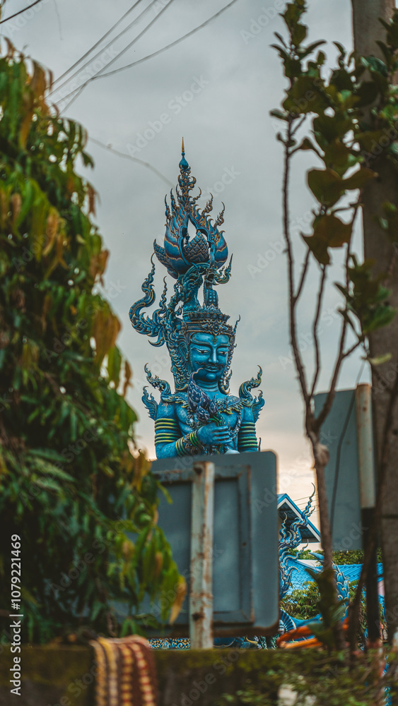 Fototapeta premium The blue temple in chiang tai Thailand