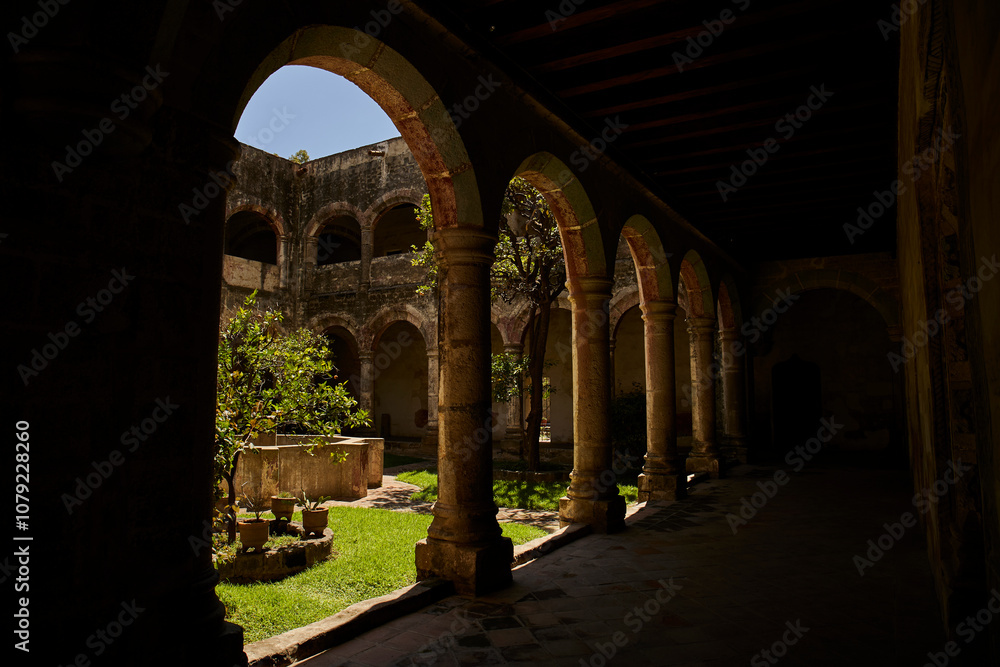 Convento de San Miguel Arcángel en Huejotzingo, Puebla, México. Convento de San Miguel Arcángel en Huejotzingo, Puebla, México.