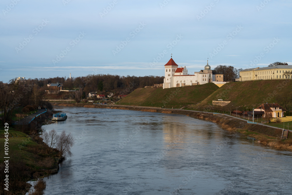 Obraz premium View of the Grodno Old Castle (Grodno Upper Castle) on the banks of the Neman River on a sunny day, Grodno, Belarus