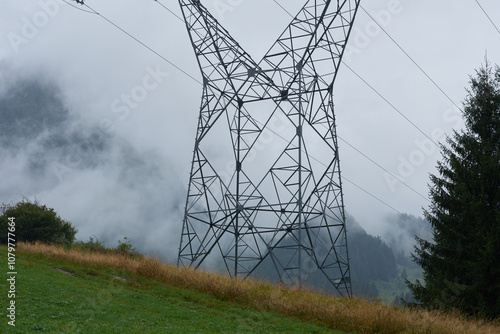 Fotografie pylone électrique dans les nuages