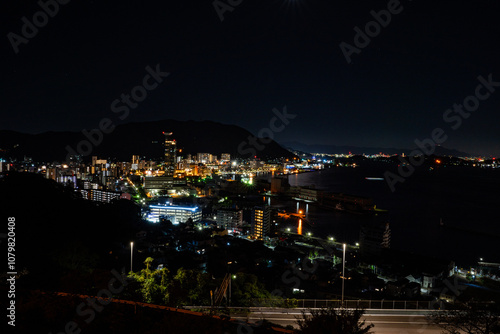 Wallpaper Mural 和布刈第2展望台から見る門司港の夜景（北九州市） Torontodigital.ca