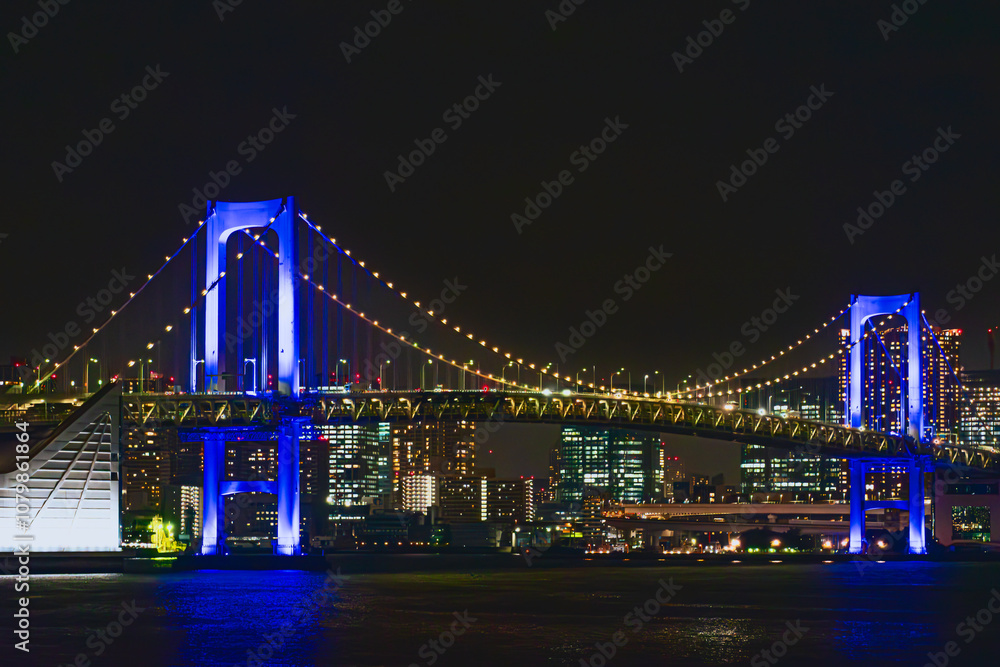 Fototapeta premium 青いレインボーブリッジ