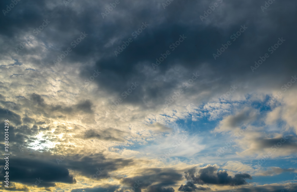 Clouds with clouds in the sky . Clouds with clouds in the sky .