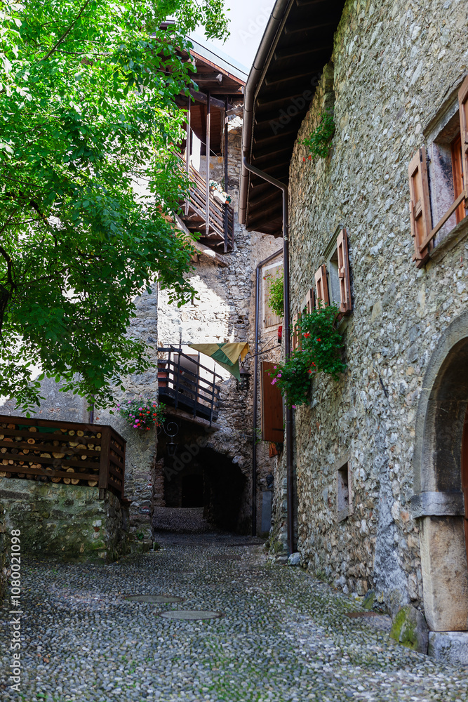 Φωτογραφία The medieval village of Canale di Tenno, considered one of the most beautiful vi