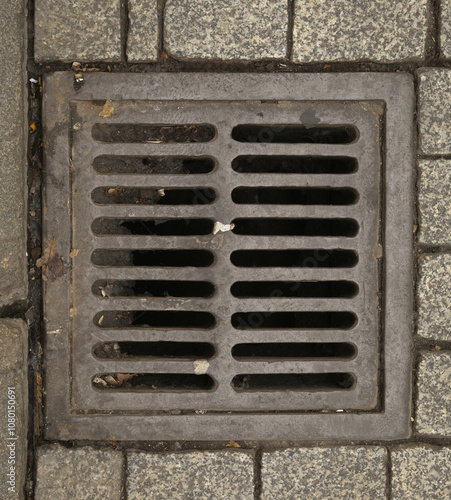 Wallpaper Mural manhole cover in the street	
 Torontodigital.ca