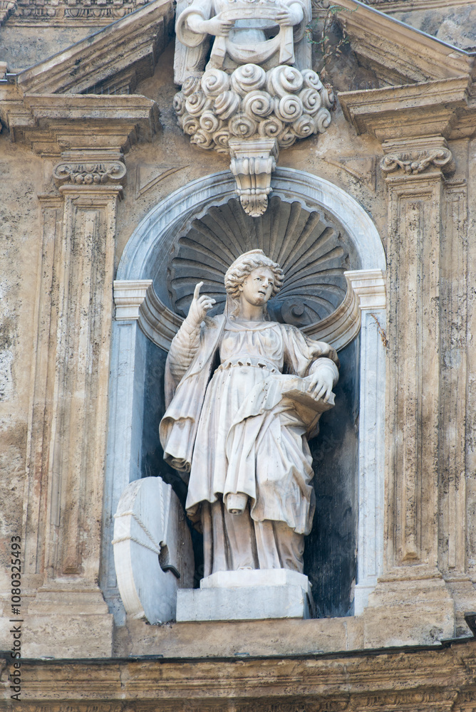 Architecture detail in Piazza Vigliana, Palermo, Italy Architecture detail in Piazza Vigliana, Palermo, Italy