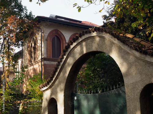 Quadro em tela Historic house along Viale Cesare Battisti at Monza