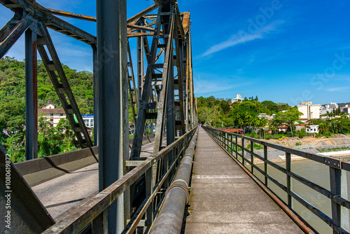 Ponte de ferro para passagem de carros em Blumenau photo