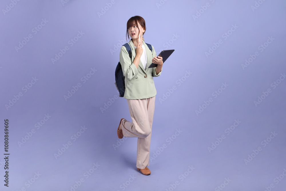 20s Asian Businesswoman