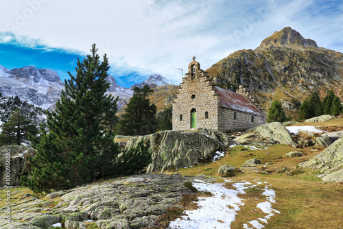 La grande Fache enneigée, joli paysage, le Wallon, Cauterets