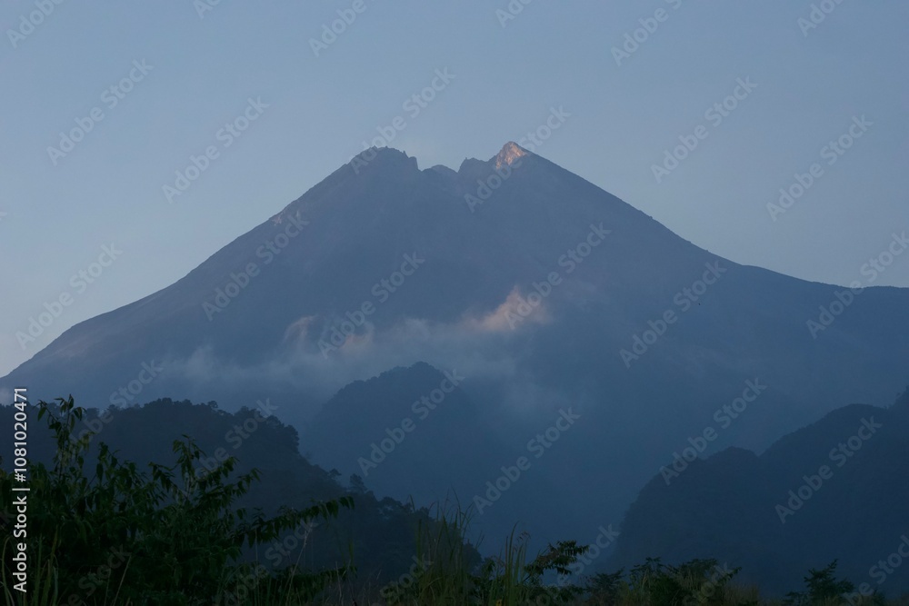 Fototapeta premium Monte Merapi, Indonesia, Java