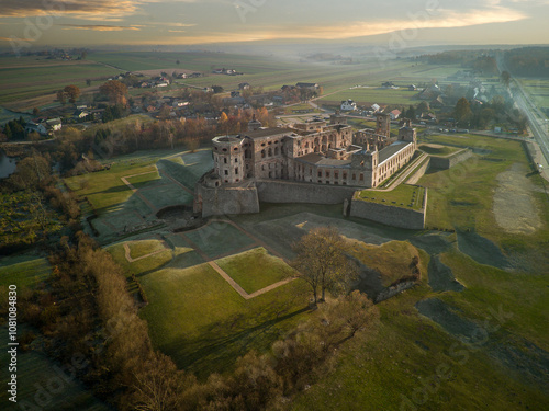 Obraz na płótnie Krzyżtopór Castle in Ujazd, Poland. w salonie