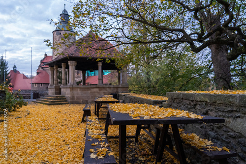 widok altany, wiaty  kamiennej w zamku średniowiecznym  photo