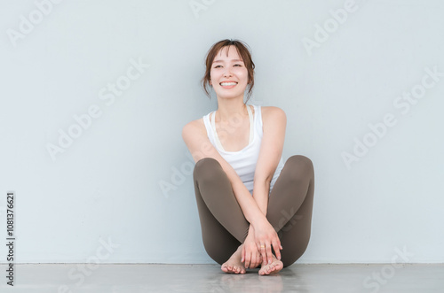 ヨガウェア・スポーツウェアを着た女性
 photo