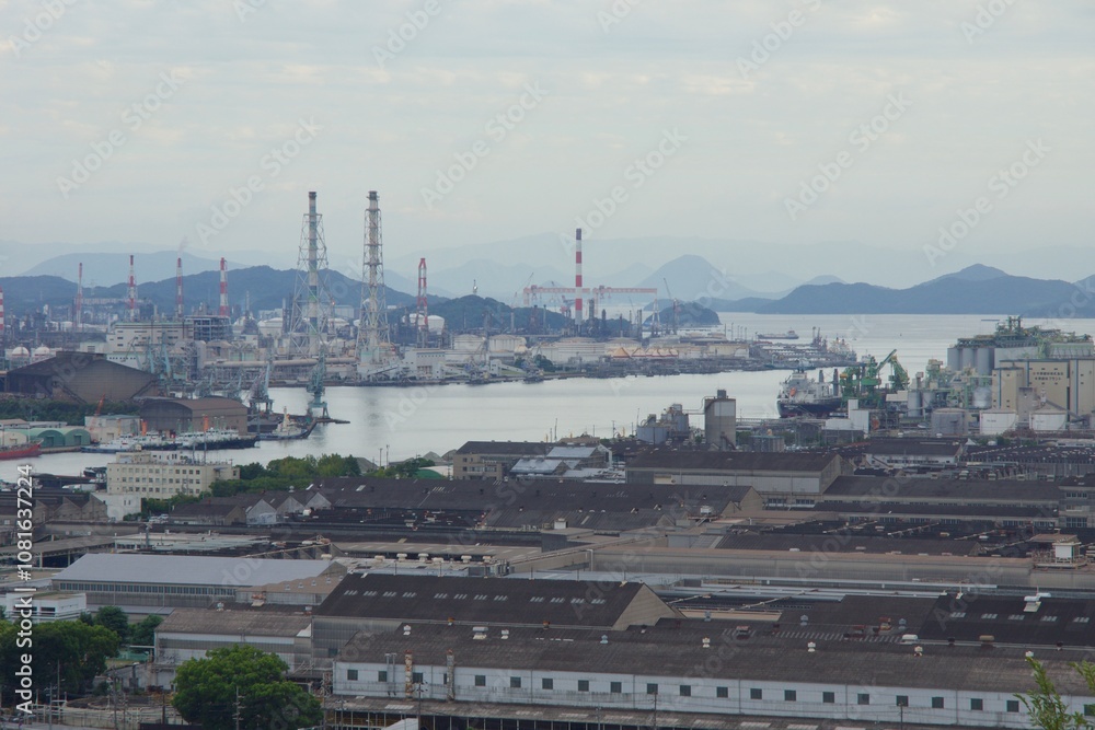 Obraz premium 亀島山から見える夕暮れ 玉島方面