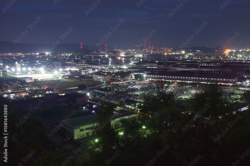 Fototapeta premium 亀島山から見える夕暮れ 玉島方面 