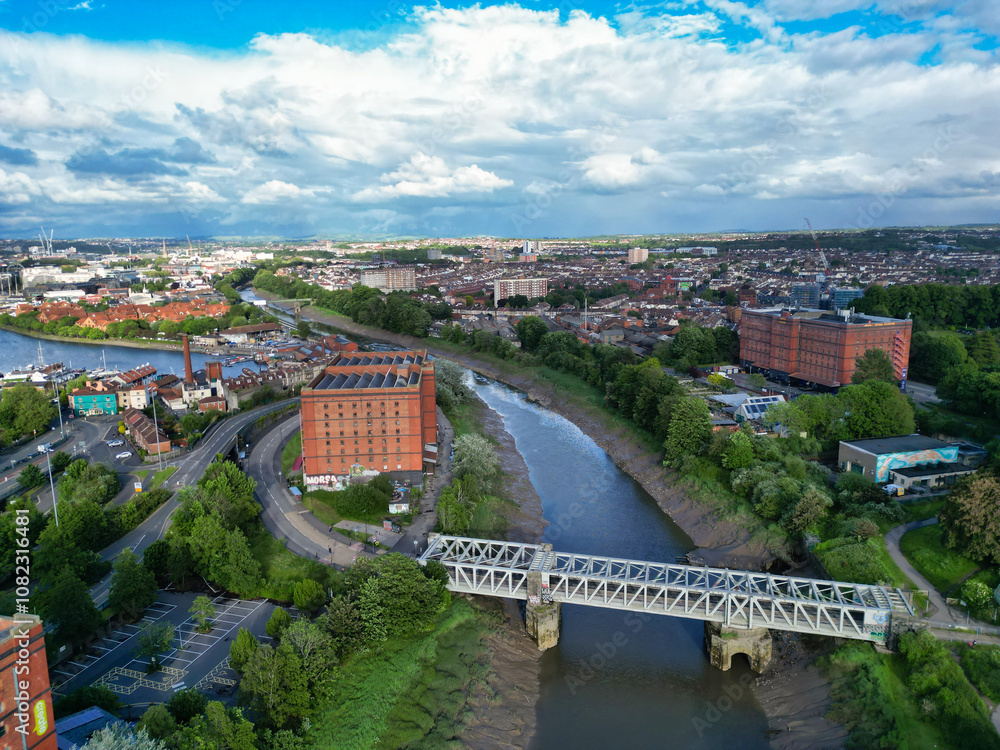 Obraz premium Aerial View of Cumberland Basin Central Bristol City of Southwest of England, Great Britain. High Angle Footage Was Captured with Drone's Camera from Medium High Altitude on May 28th, 2024.