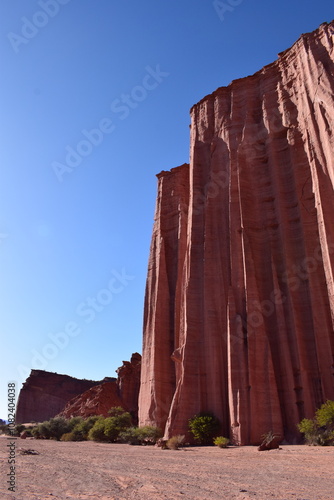 Paisaje de barrancos de roca colorada
