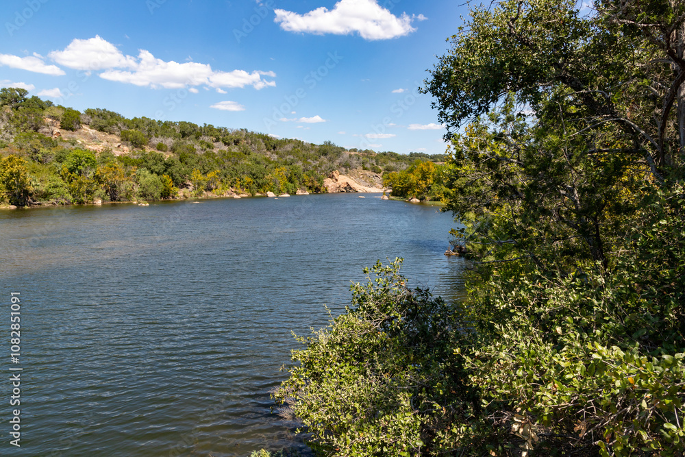 Fototapeta premium Vegetation around Inks lake