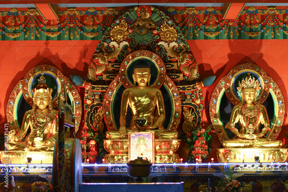 Fototapeta premium Image of the interior of the Buddhist temple and the goddesses.