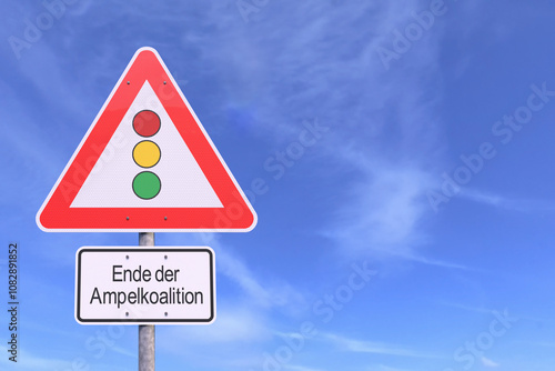 Verkehrszeichen - Ende der Ampelkoalition - Neuwahlen - Himmel - Wolken - Deutschland photo