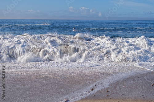 vague de l'océan atlantique, bretagne sud - morbihan