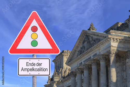 Verkehrszeichen - Ende der Ampelkoalition - Neuwahlen - Reichstag - Berlin - Himmel - Wolken - Deutschland photo