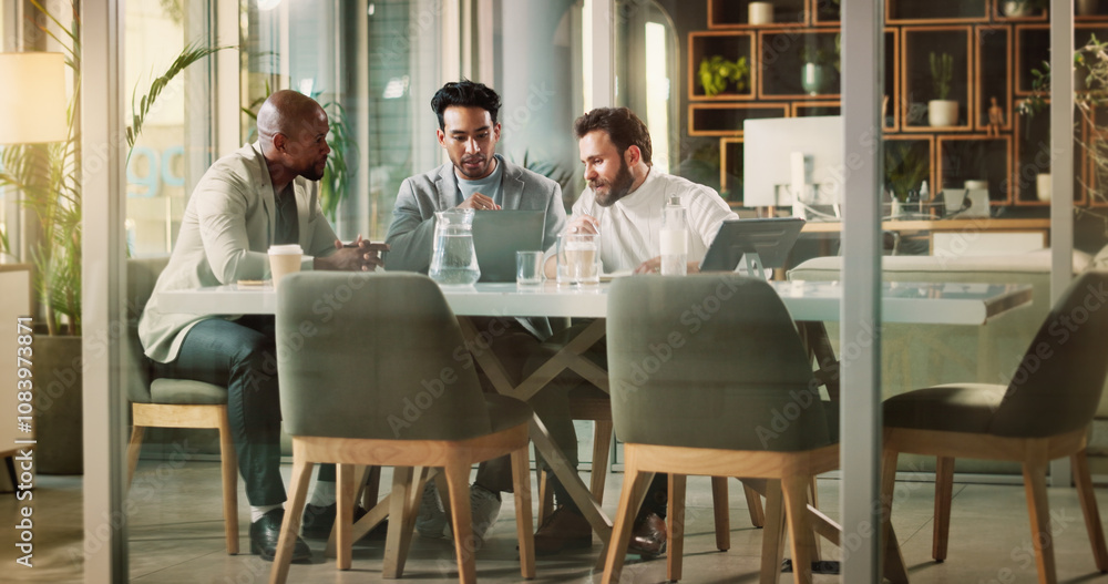 Obraz premium Corporate, men and meeting with laptop in boardroom for project research, teamwork and budget discussion. People, communication and report with proposal of planning, information and finance feedback