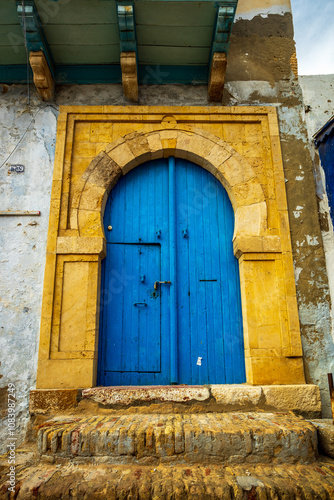 Tür in Kairouan photo