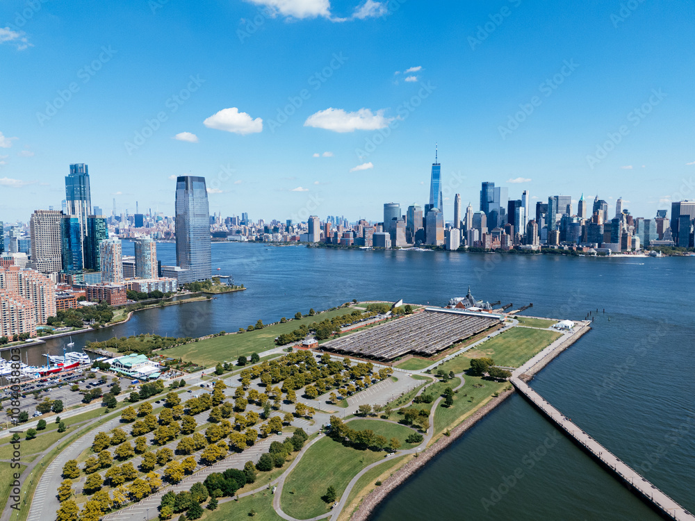 Fototapeta premium Old Decaying New Jersey Ferry Pier with Manhattan in the background