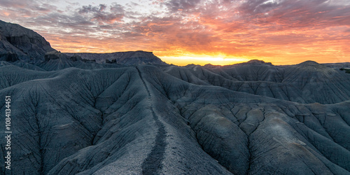 Sonnenaufgang bei Cainville Mesa, Utah