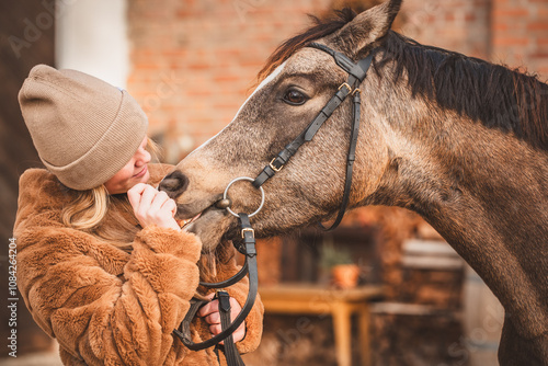 Mädchen mit Pferd photo