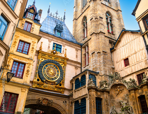 Obraz na płótnie The Gros-Horloge (Great-Clock) is a fourteenth-century astronomical clock in Rouen, Normandy, France w salonie