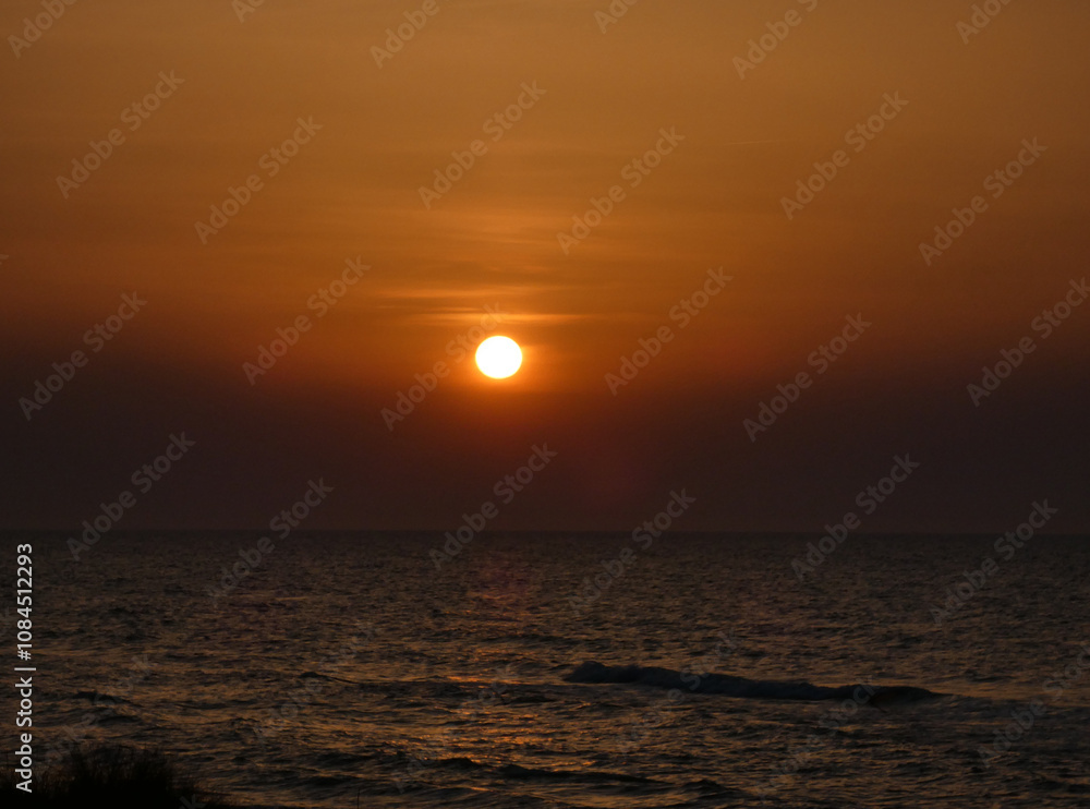 Sunset in Warnemuende (Baltic Sea, Mecklenburg-Vorpommern, Germany) Sunset in Warnemuende (Baltic Sea, Mecklenburg-Vorpommern, Germany)