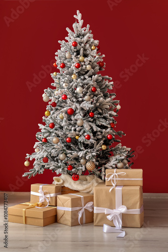 Decorated Christmas tree wi...