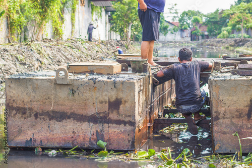 Excavator pontoon maintenance photo