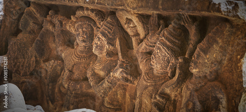 Quadro su tela Close-up Details Of Ancient Statue Sheshashayi Or Shesha Also Known Like Sheshanaga Is Serpentine Demigod And King Of Serpents