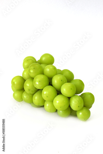 green peas isolated on white