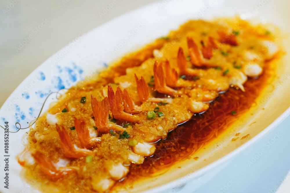 Steamed prawns with minced garlic in Chinese style