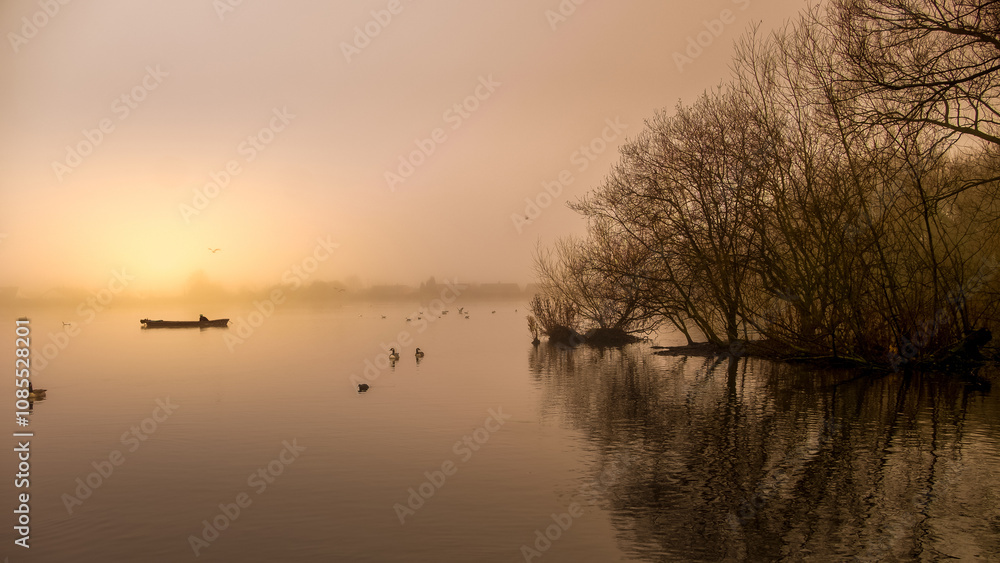 Obraz premium Golden Lake