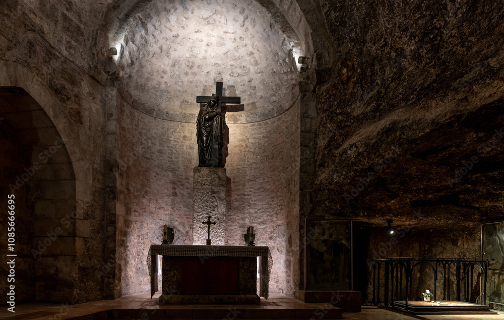 Φωτογραφία Alter in the basement of the Church of the Holy Sepulchre in Jerusalem