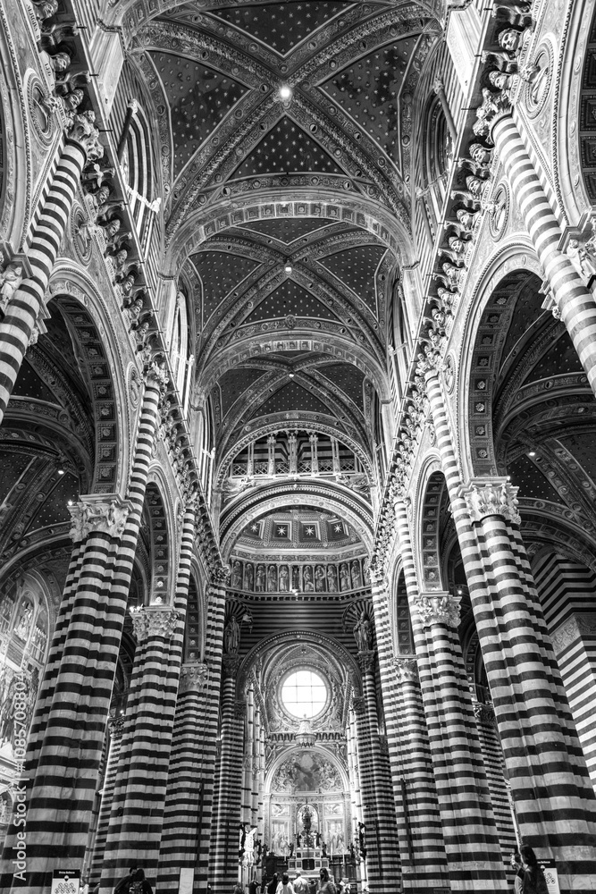 Fototapeta premium Interior view of the Siena Cathedral in Siena, dedicated to the Assumption of Mary, Tuscany, Italy