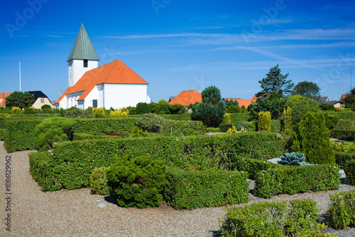 Church and cemetery in Hirt...
