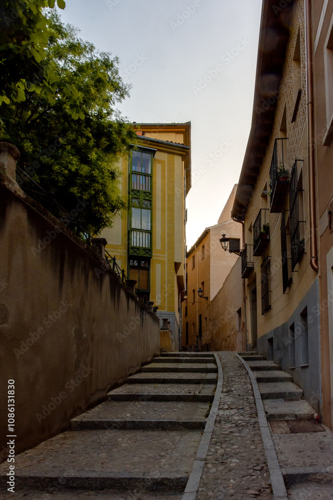 Fototapeta premium Calles de la ciudad de Segovia en Castilla y León, España