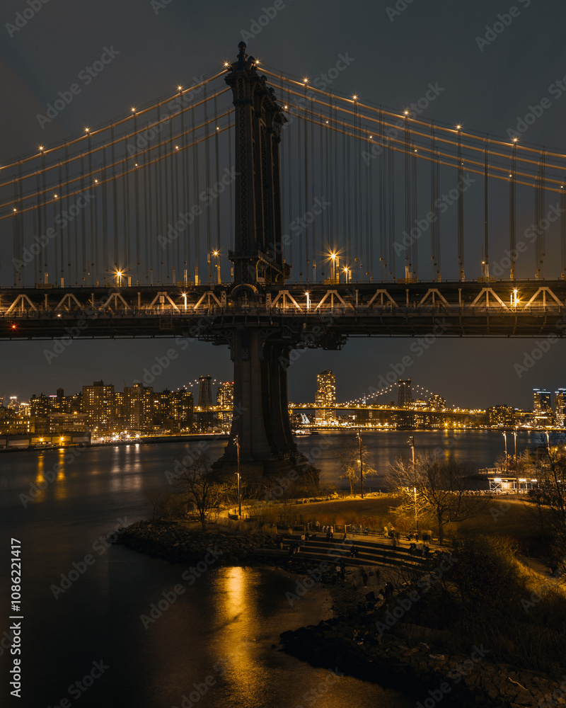 Fototapeta premium Manhattan Bridge at night