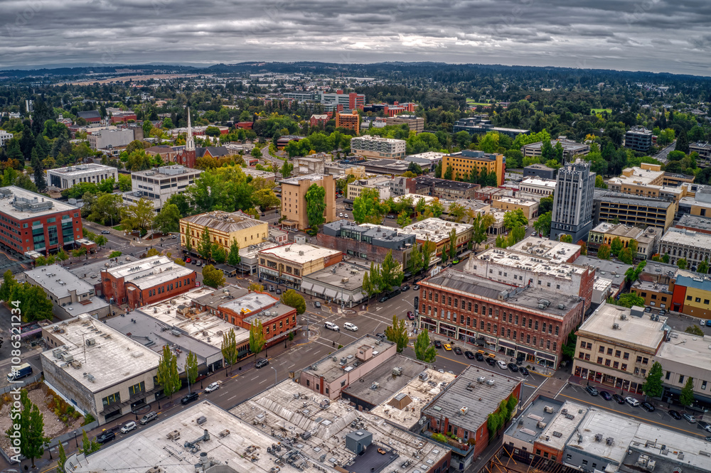Fototapeta premium Aerial View of Salem, Oregon during Summer