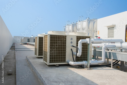 Bild auf Leinwand Central air conditioning system
heat pump