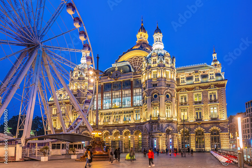 Wallpaper Mural nterior of the monumental Central Railway Station in Antwerp Torontodigital.ca