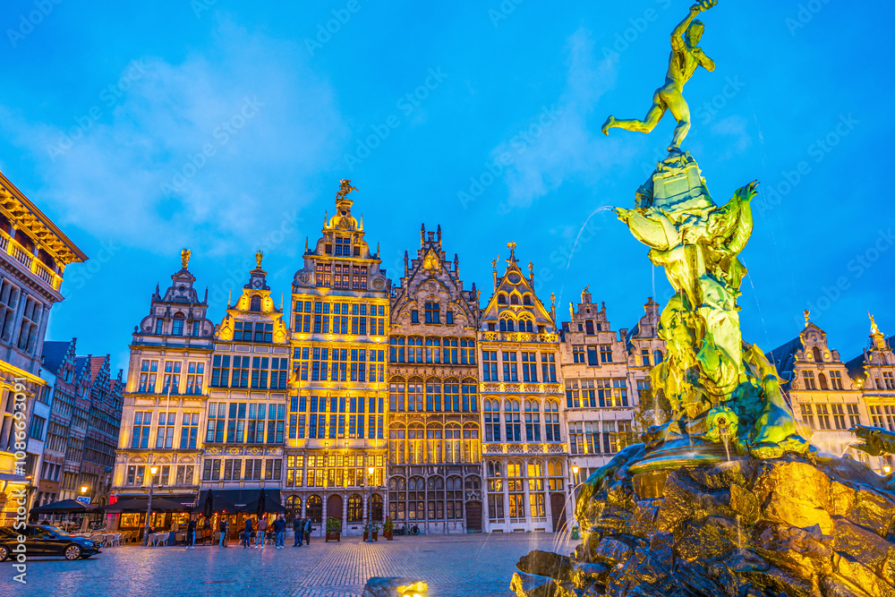 Obraz premium Downtown Antwerp city skyline, cityscape of Belgium